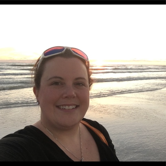 Meet your Posher, Sarah - Picture 2 of 3